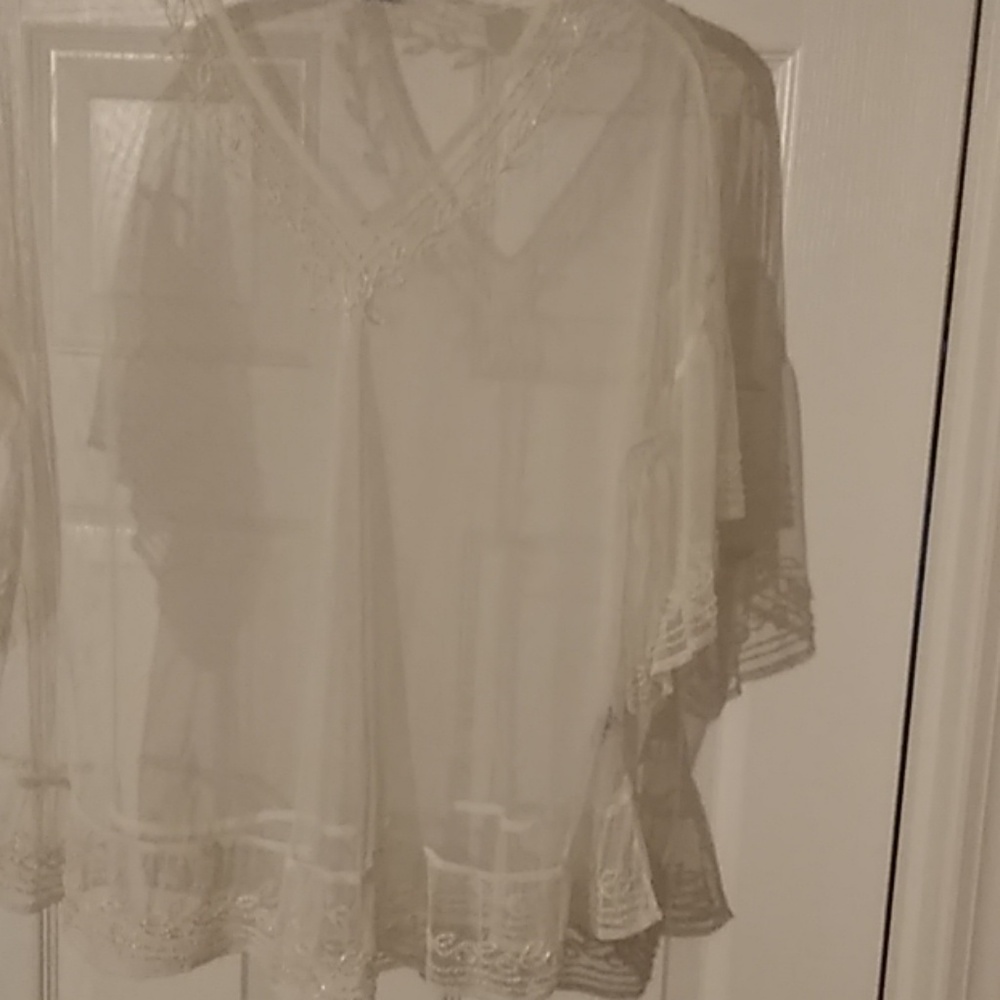 Blouse - Picture 2 of 3